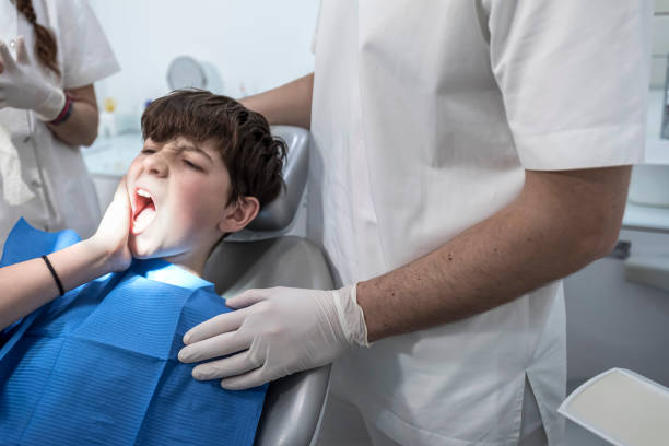 Best Emergency Tooth Extraction in Llender, CA